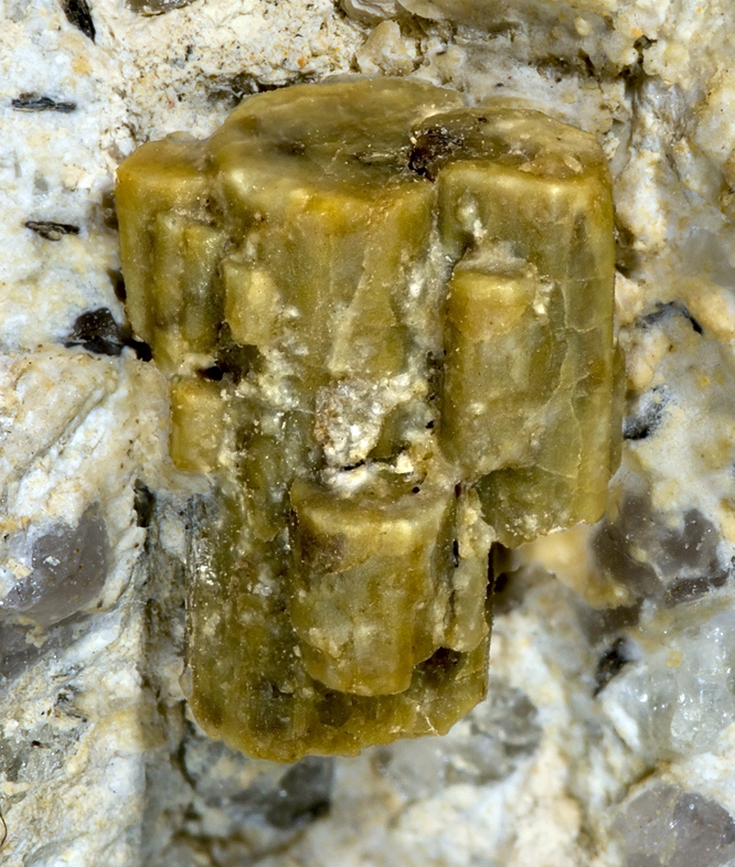 roccatederighi(cordierite).jpg